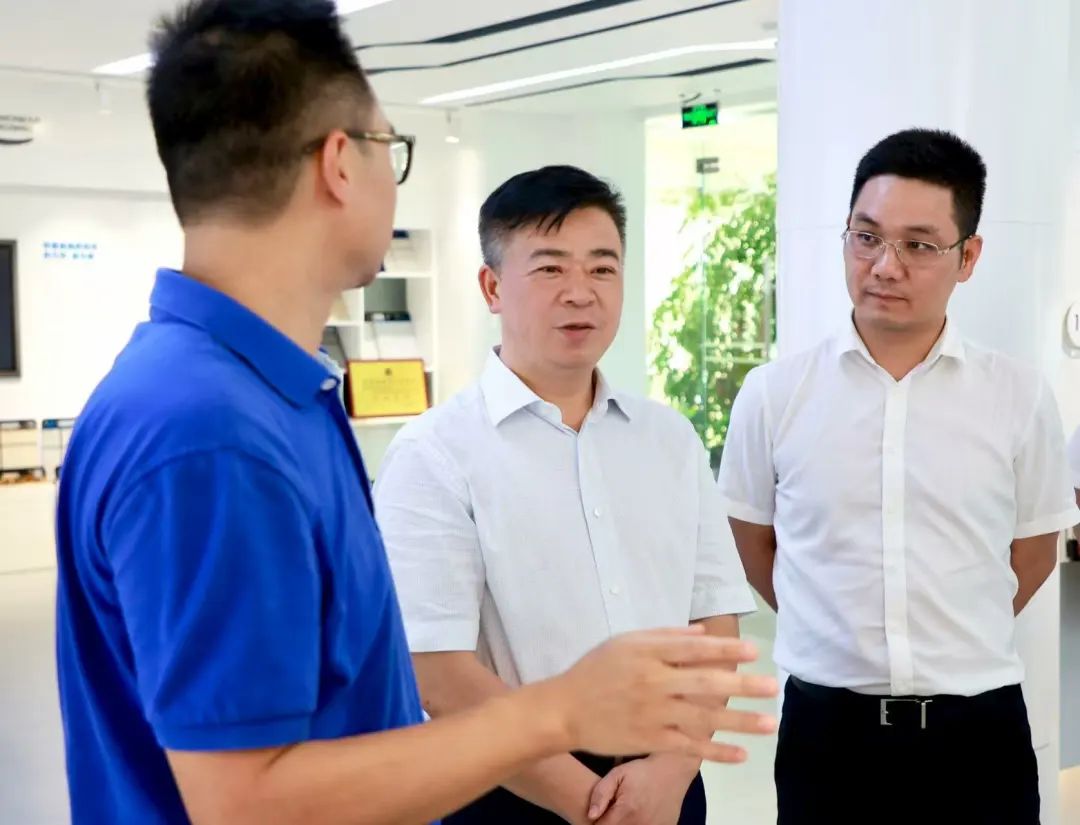 秦國(guó)良調(diào)研重點(diǎn)企業(yè) 加快轉(zhuǎn)型升級(jí)，助推高質(zhì)量發(fā)展轉(zhuǎn)向涂料制造新高地